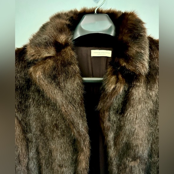 Valerie Stephens Faux Fur coat - Picture 9 of 16